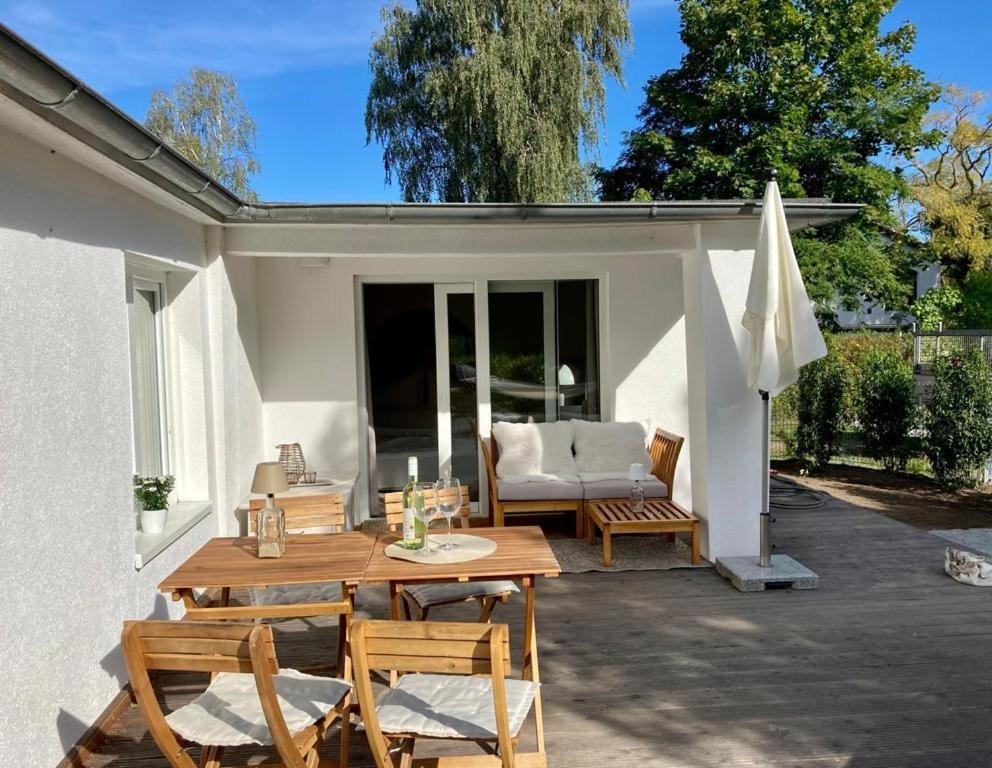 Moderner Bungalow Im Seebad Bansin, 200 Meter Zum Strand ゼーバート・ヘリングスドルフ エクステリア 写真
